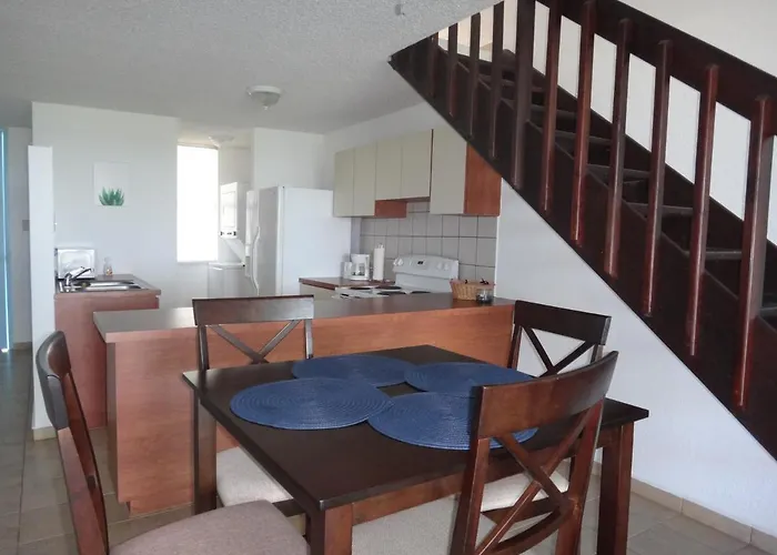 Stunning Sunset View, Walking Distance To Private Beach